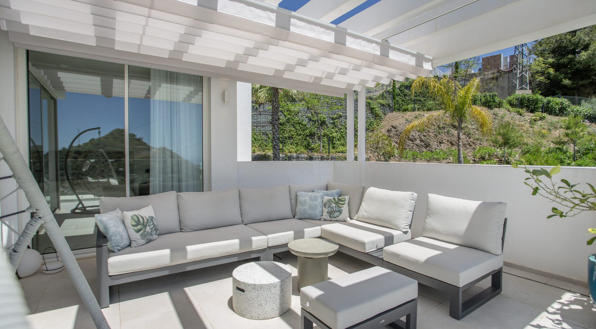 Modern Penthouse with Sea &amp; Mountain Views in Palo Alto