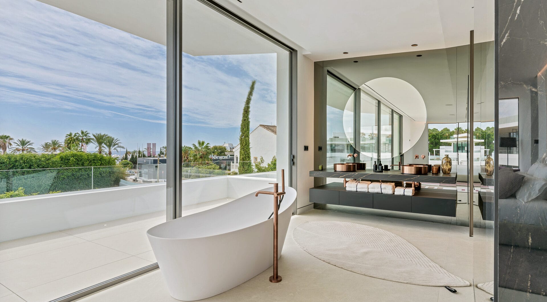 Exceptional 5-bedroom luxury villa in Marbella