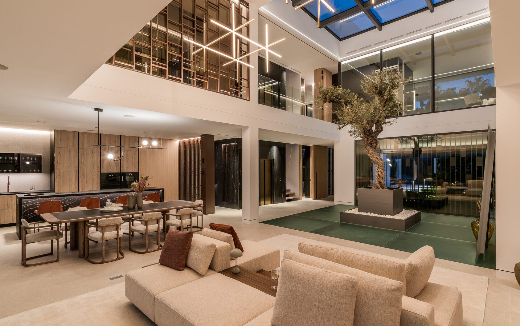 Exceptional 5-bedroom luxury villa in Marbella