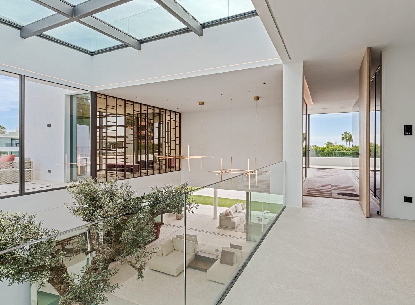 Exceptional 5-bedroom luxury villa in Marbella