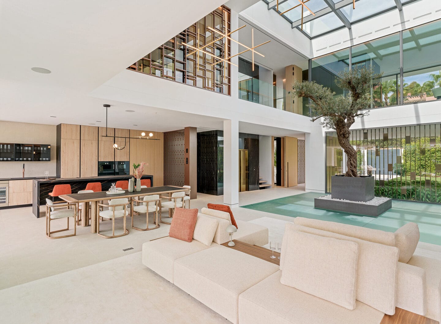 Exceptional 5-bedroom luxury villa in Marbella