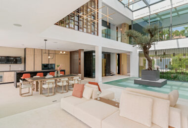 Exceptional 5-bedroom luxury villa in Marbella