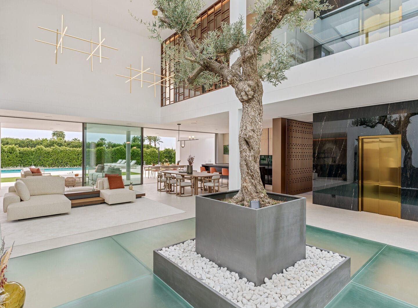 Exceptional 5-bedroom luxury villa in Marbella
