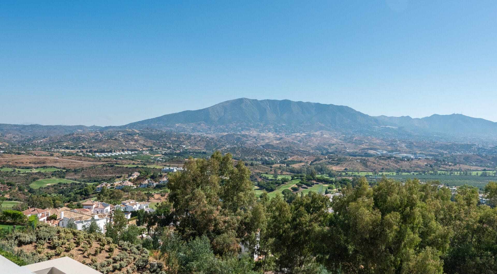 modern 3-Bedroom Penthouse with Panoramic Views in La Cala Golf, Mijas Costa