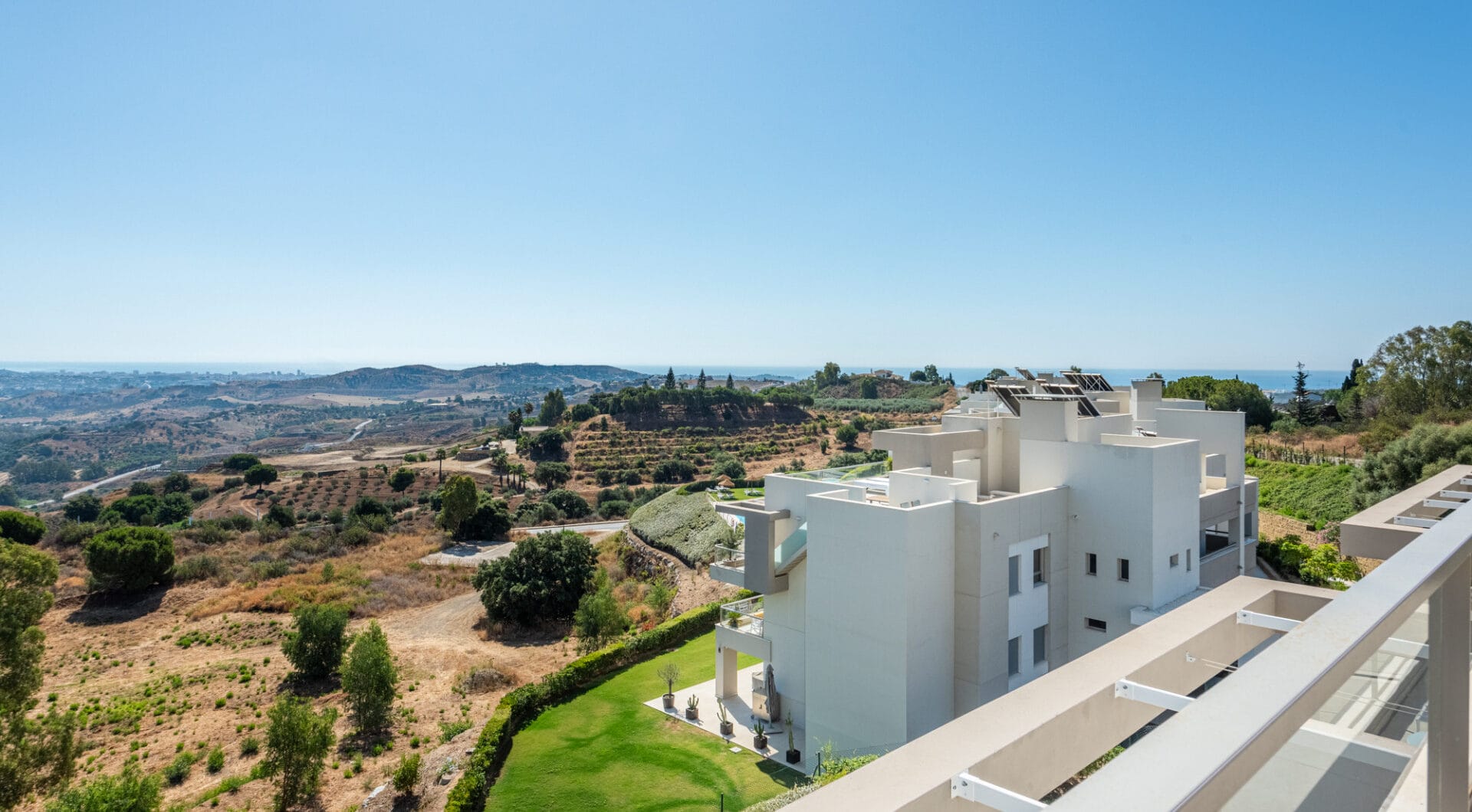 modern 3-Bedroom Penthouse with Panoramic Views in La Cala Golf, Mijas Costa
