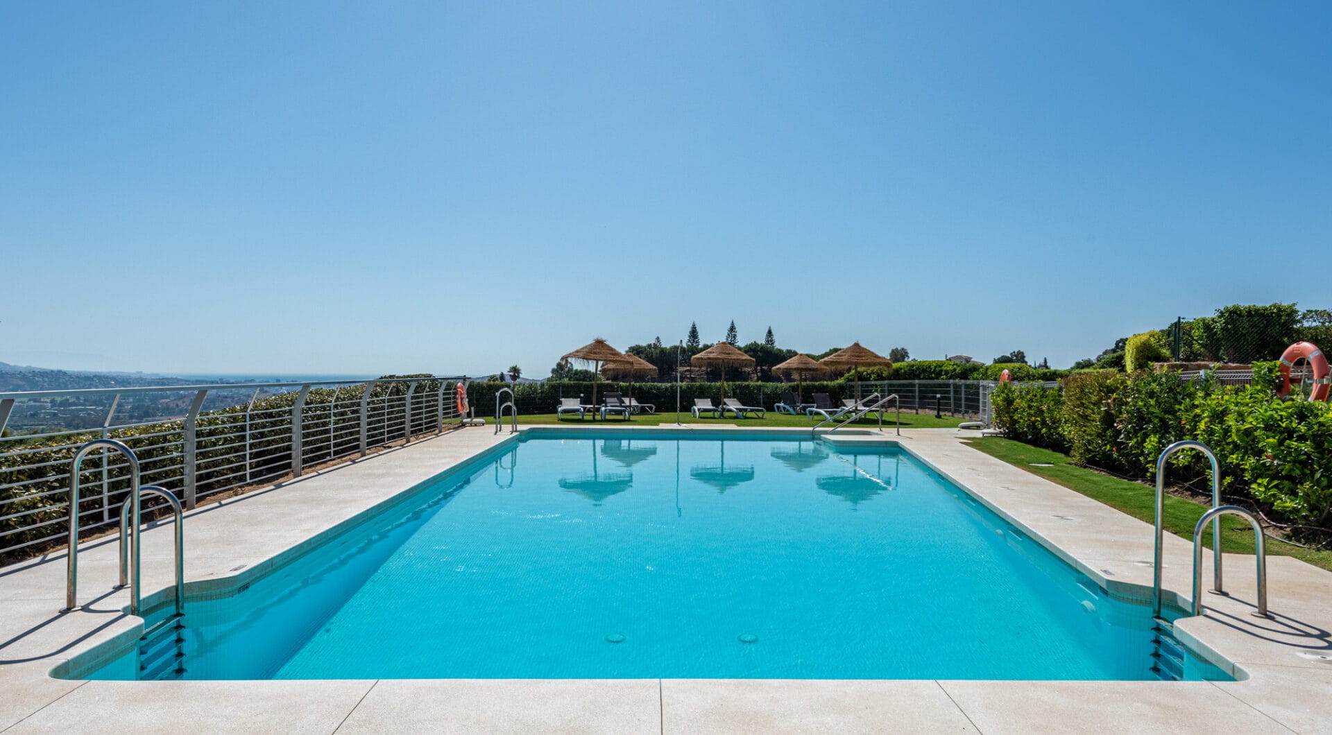 modern 3-Bedroom Penthouse with Panoramic Views in La Cala Golf, Mijas Costa