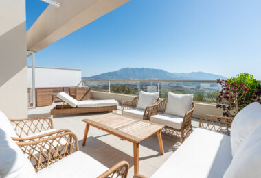 modern 3-Bedroom Penthouse with Panoramic Views in La Cala Golf, Mijas Costa