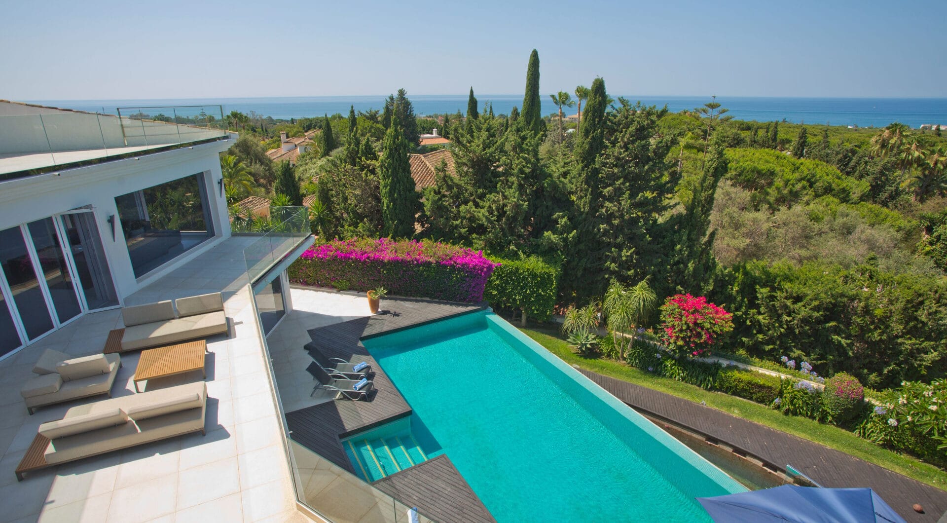 Modern 7-Bedroom Luxury Villa with Panoramic Sea Views in Hacienda Las Chapas