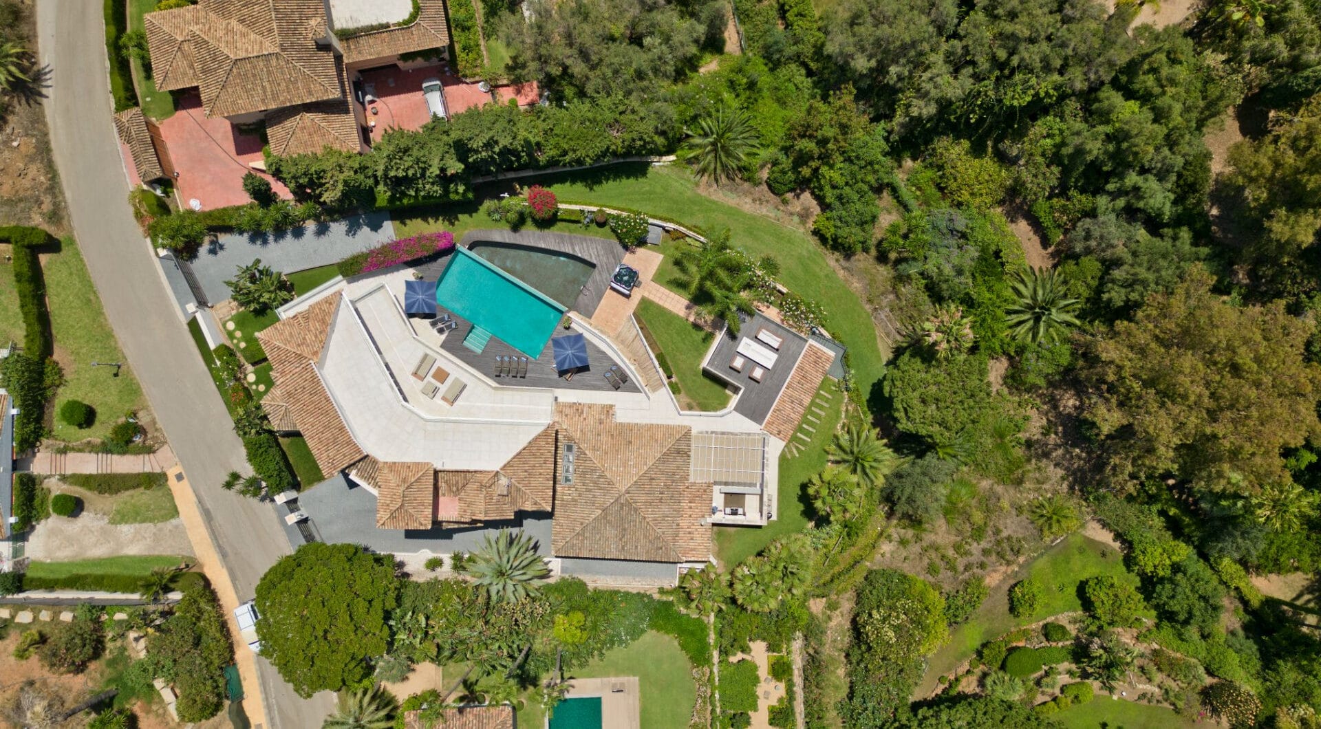 Modern 7-Bedroom Luxury Villa with Panoramic Sea Views in Hacienda Las Chapas