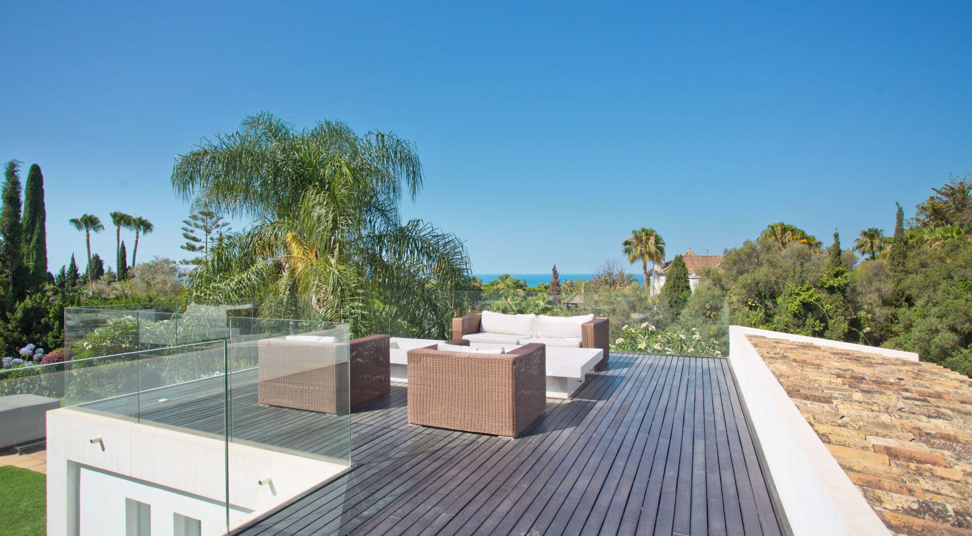Modern 7-Bedroom Luxury Villa with Panoramic Sea Views in Hacienda Las Chapas
