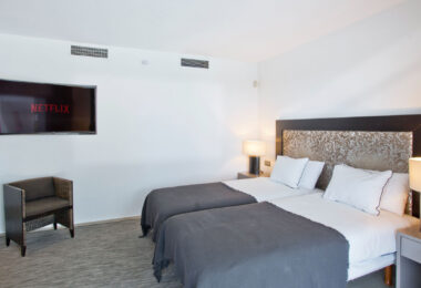 Modern 7-Bedroom Luxury Villa with Panoramic Sea Views in Hacienda Las Chapas
