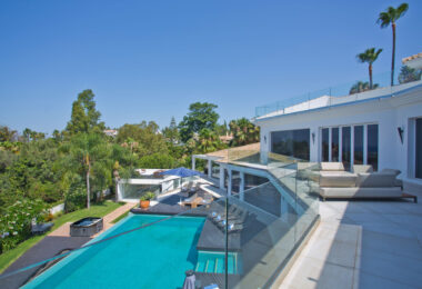 Modern 7-Bedroom Luxury Villa with Panoramic Sea Views in Hacienda Las Chapas