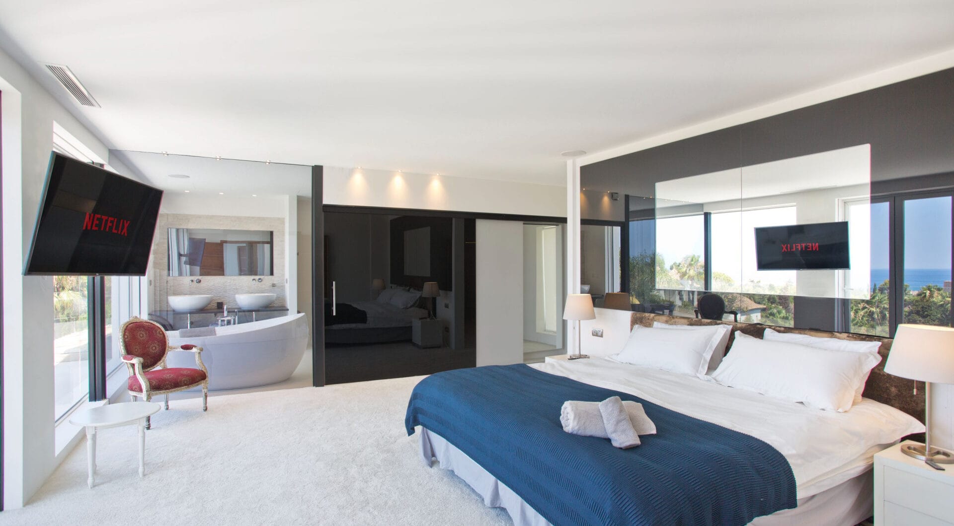 Modern 7-Bedroom Luxury Villa with Panoramic Sea Views in Hacienda Las Chapas