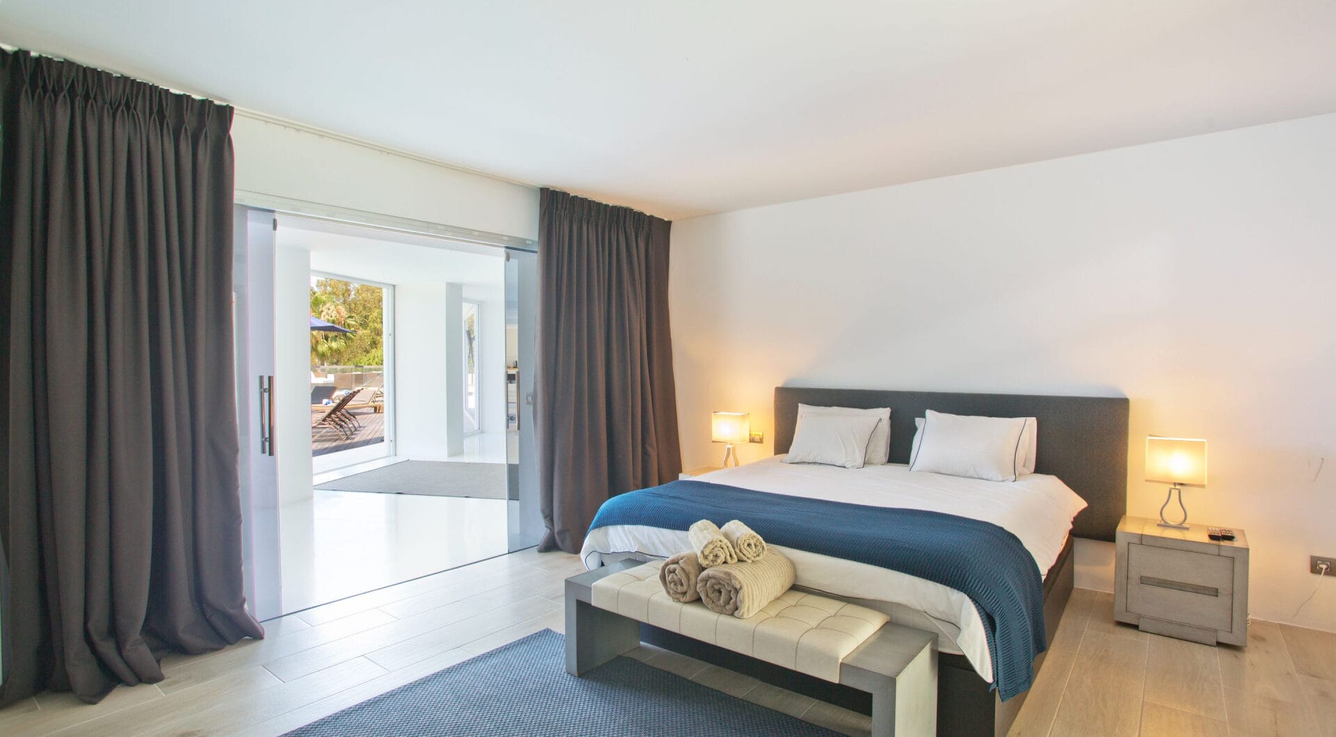 Modern 7-Bedroom Luxury Villa with Panoramic Sea Views in Hacienda Las Chapas