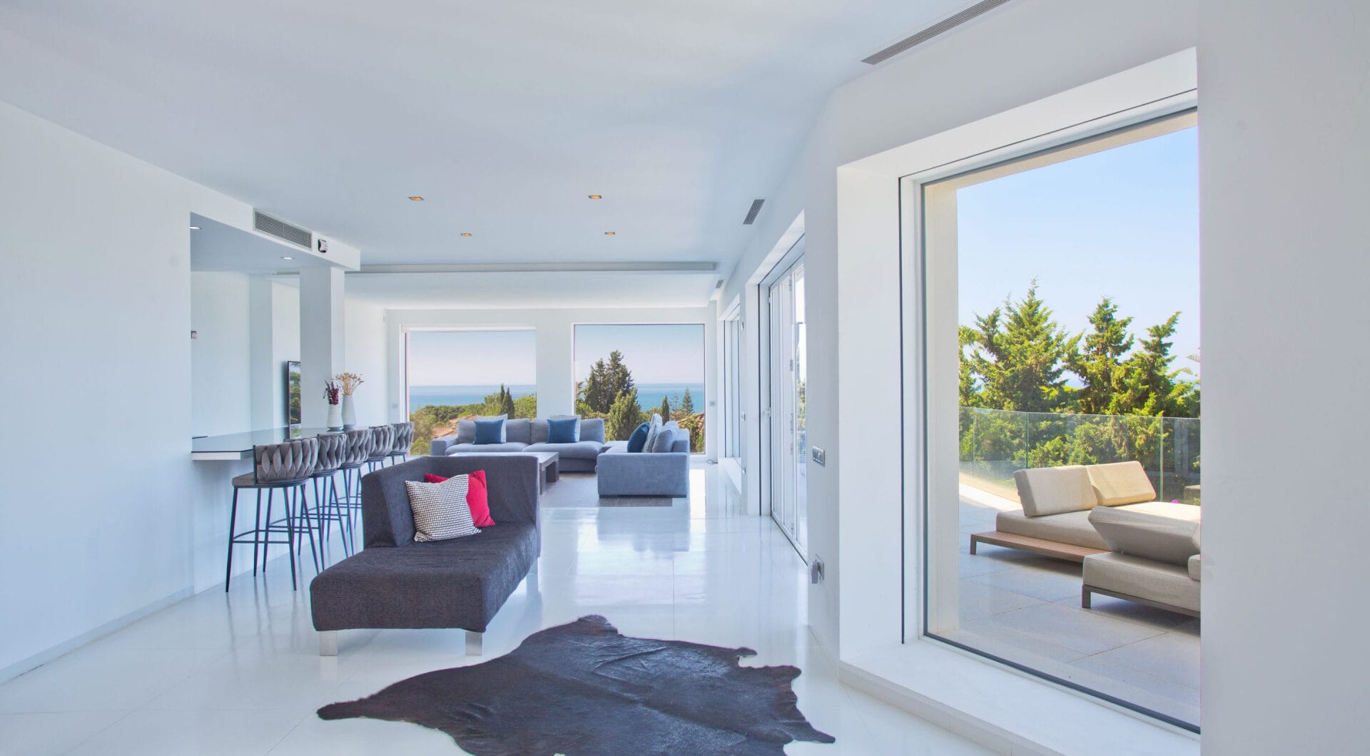Modern 7-Bedroom Luxury Villa with Panoramic Sea Views in Hacienda Las Chapas