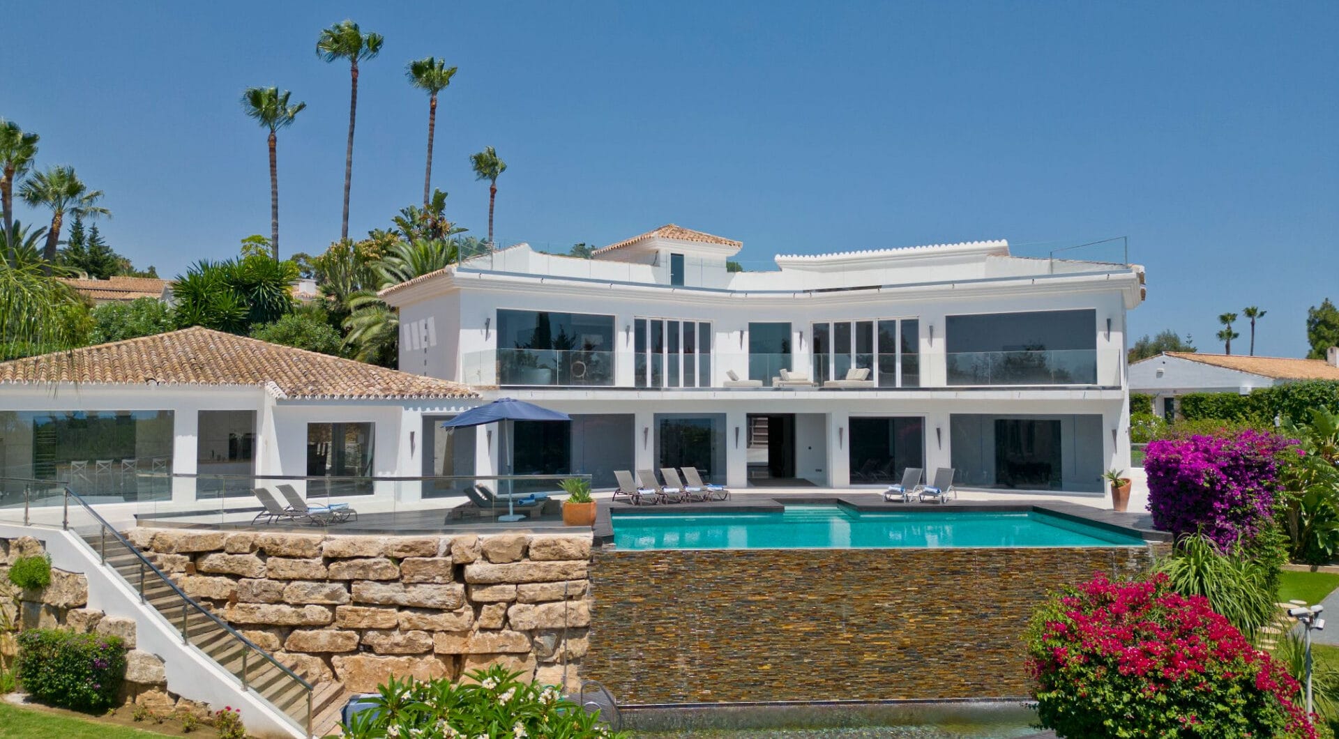 Modern 7-Bedroom Luxury Villa with Panoramic Sea Views in Hacienda Las Chapas