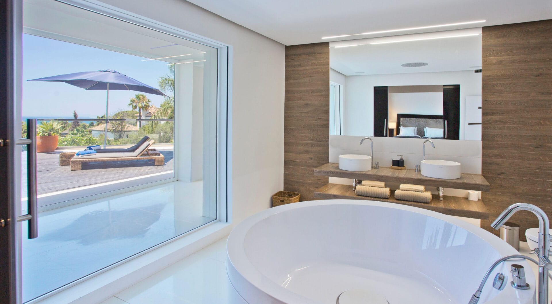 Modern 7-Bedroom Luxury Villa with Panoramic Sea Views in Hacienda Las Chapas