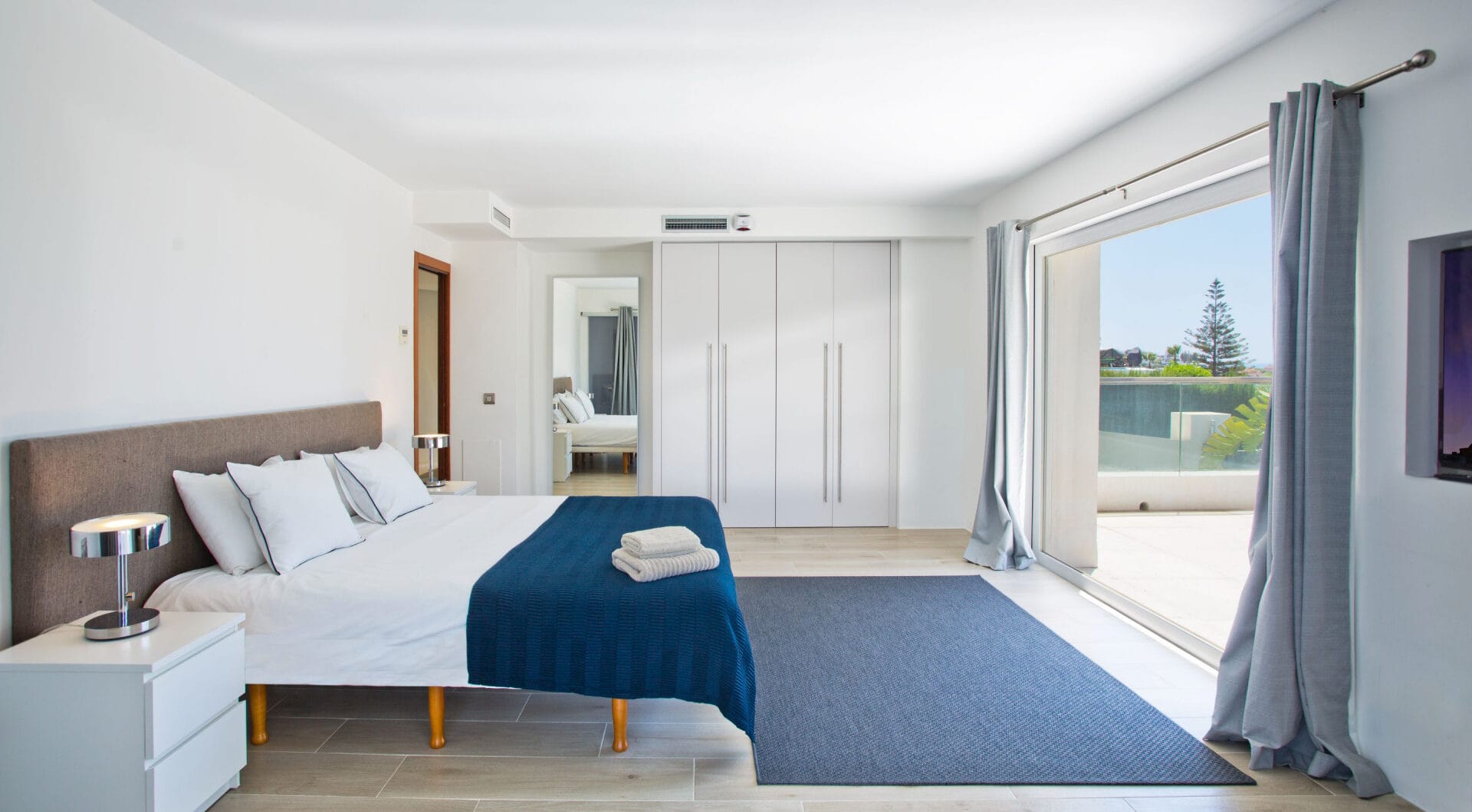 Modern 7-Bedroom Luxury Villa with Panoramic Sea Views in Hacienda Las Chapas