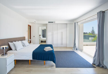 Modern 7-Bedroom Luxury Villa with Panoramic Sea Views in Hacienda Las Chapas
