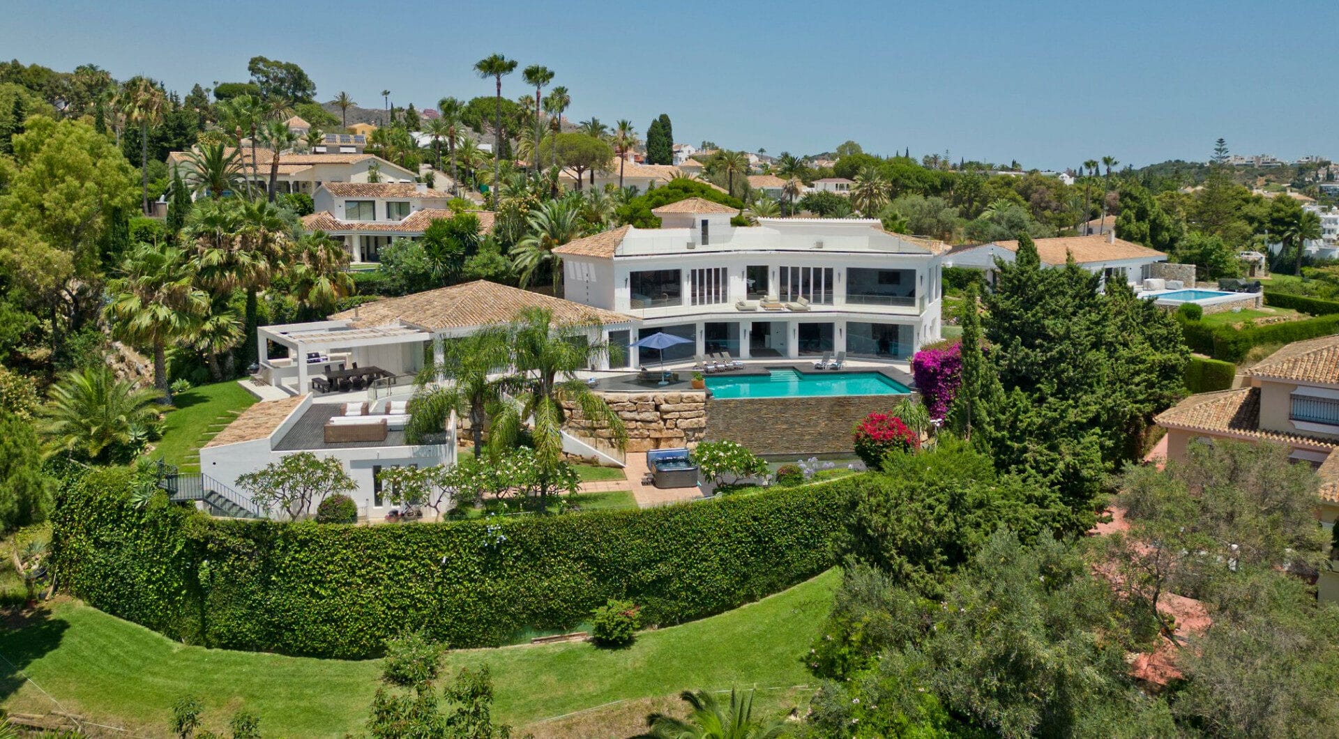 Modern 7-Bedroom Luxury Villa with Panoramic Sea Views in Hacienda Las Chapas