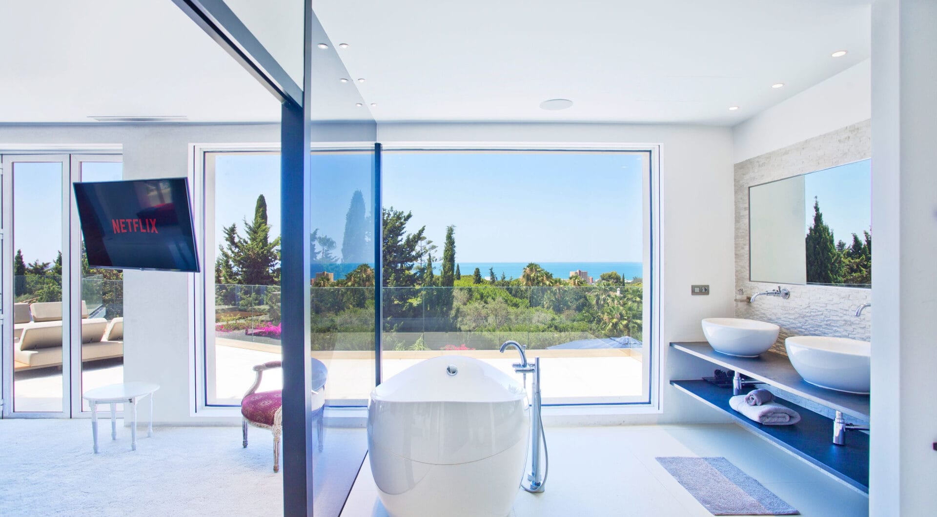 Modern 7-Bedroom Luxury Villa with Panoramic Sea Views in Hacienda Las Chapas