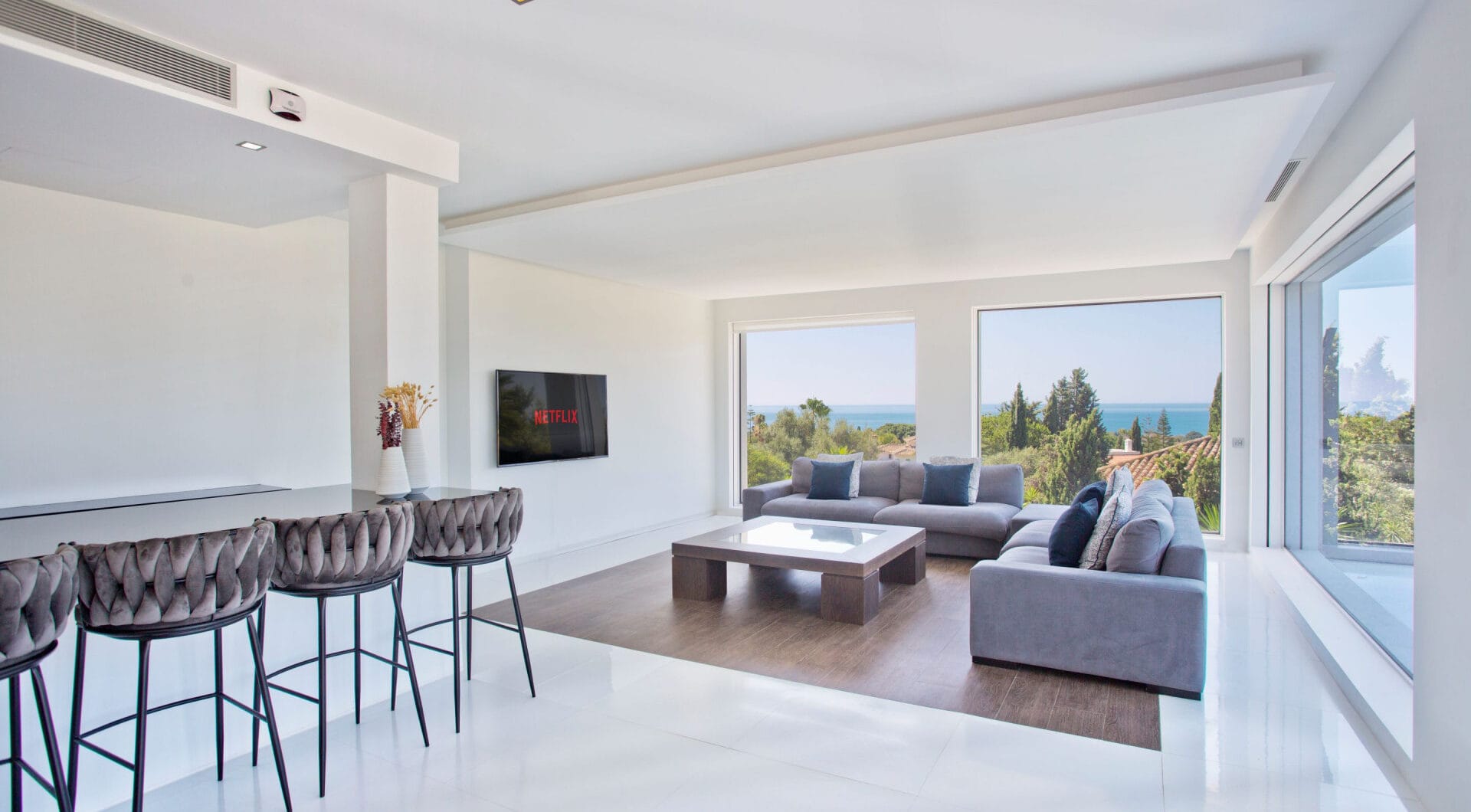 Modern 7-Bedroom Luxury Villa with Panoramic Sea Views in Hacienda Las Chapas