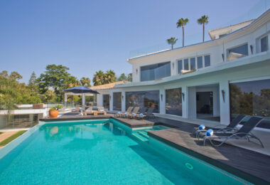 Modern 7-Bedroom Luxury Villa with Panoramic Sea Views in Hacienda Las Chapas