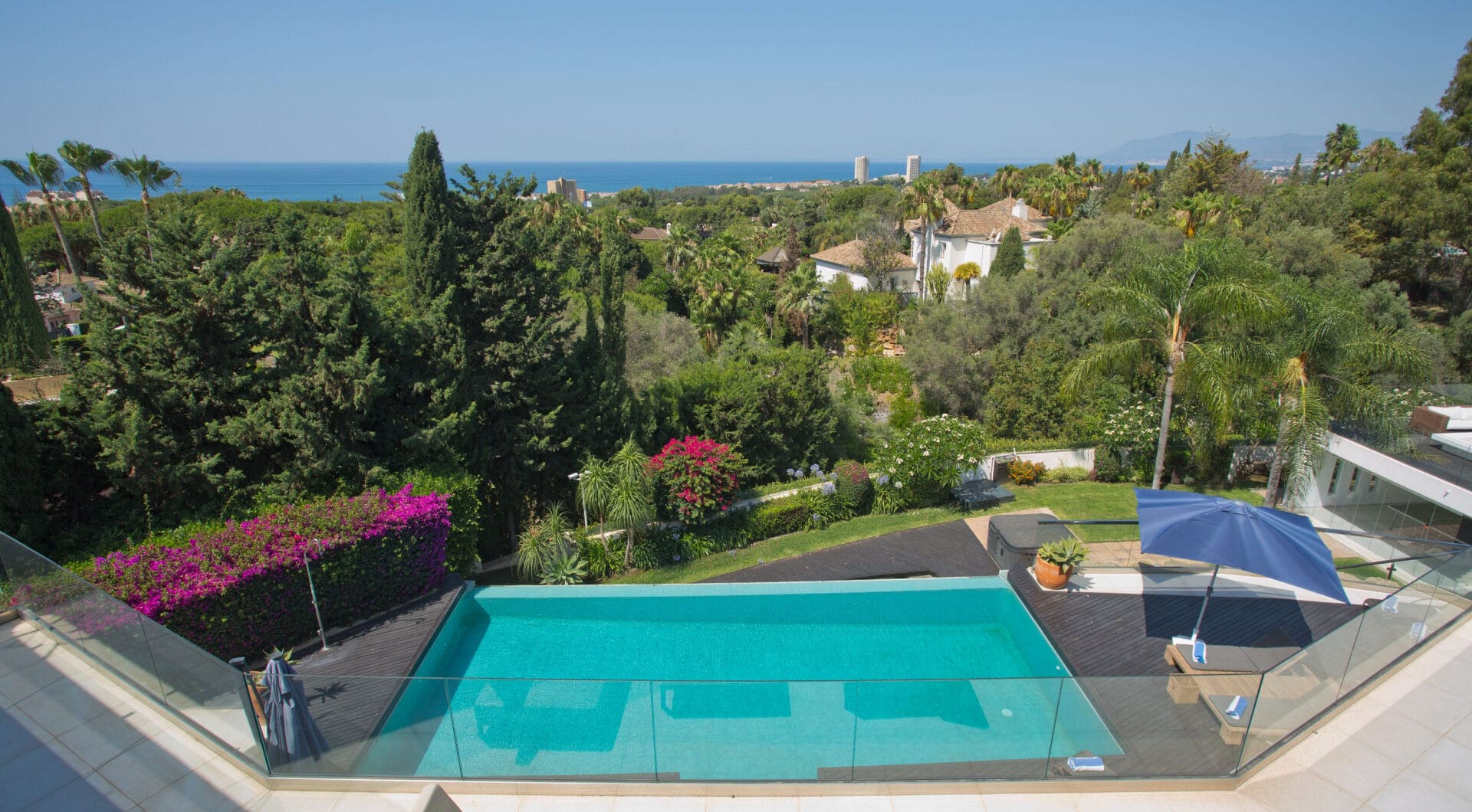 Modern 7-Bedroom Luxury Villa with Panoramic Sea Views in Hacienda Las Chapas