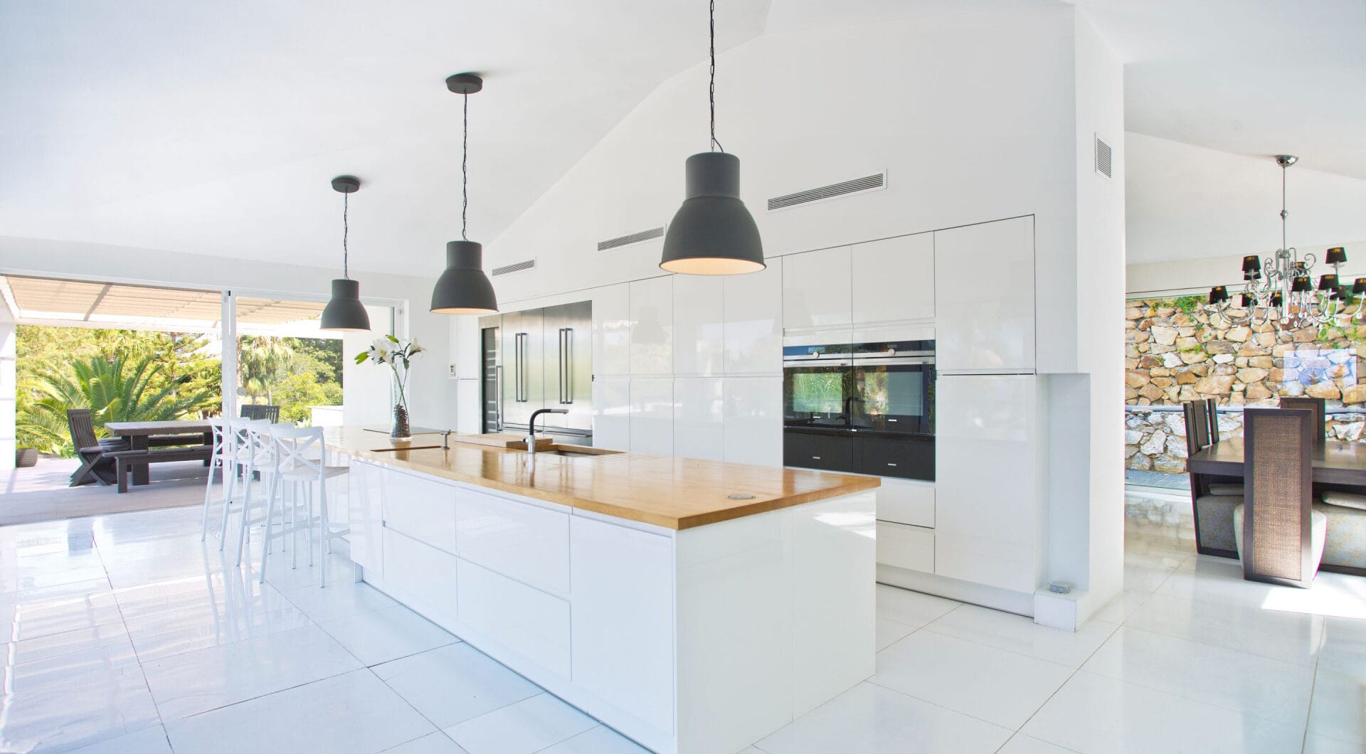 Modern 7-Bedroom Luxury Villa with Panoramic Sea Views in Hacienda Las Chapas