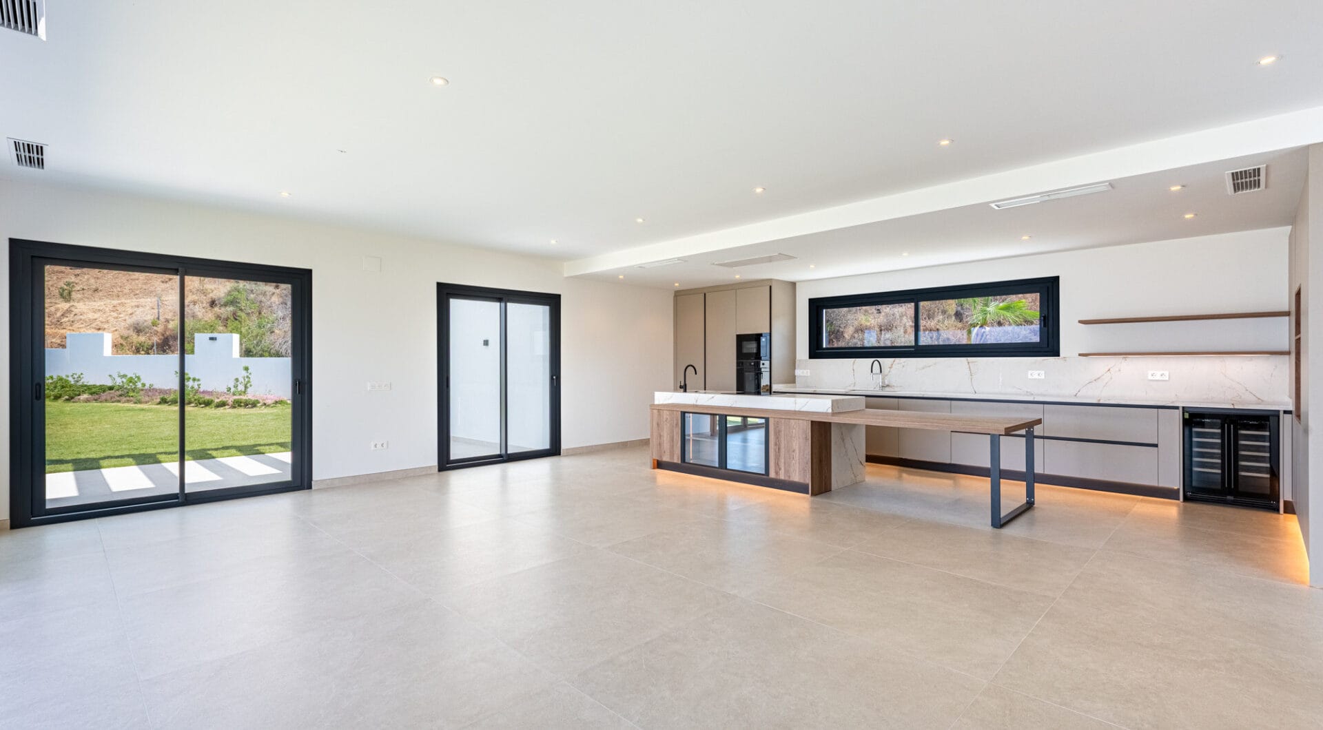 Modern Villa with Mountain Views in La Cala Golf, Mijas