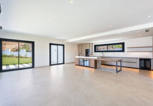 Modern Villa with Mountain Views in La Cala Golf, Mijas