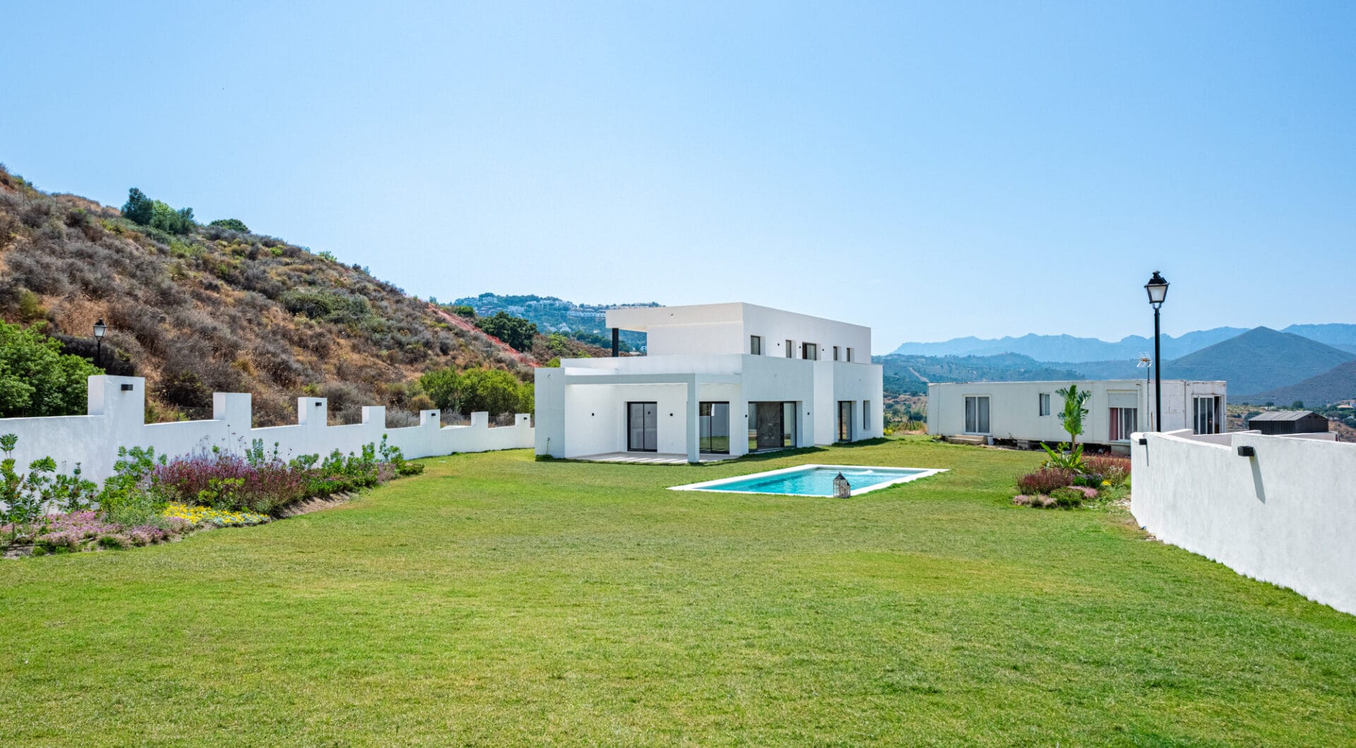 Modern Villa with Mountain Views in La Cala Golf, Mijas