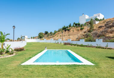 Modern Villa with Mountain Views in La Cala Golf, Mijas