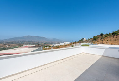 Modern Villa with Mountain Views in La Cala Golf, Mijas
