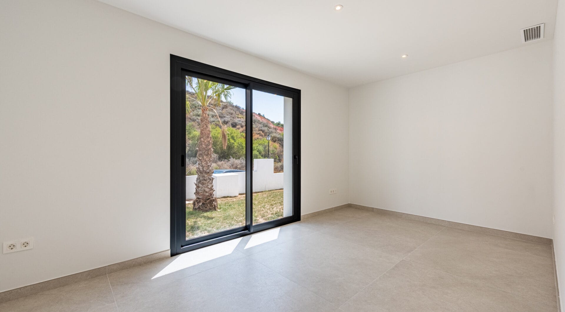 Modern Villa with Mountain Views in La Cala Golf, Mijas