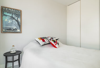 Frontline Beach Luxury Apartment with Panoramic Sea Views