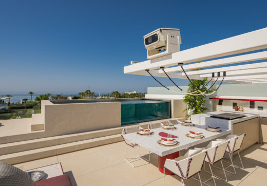 Contemporary 4-Bedroom Villa with Rooftop Cinema &amp; Sea Views