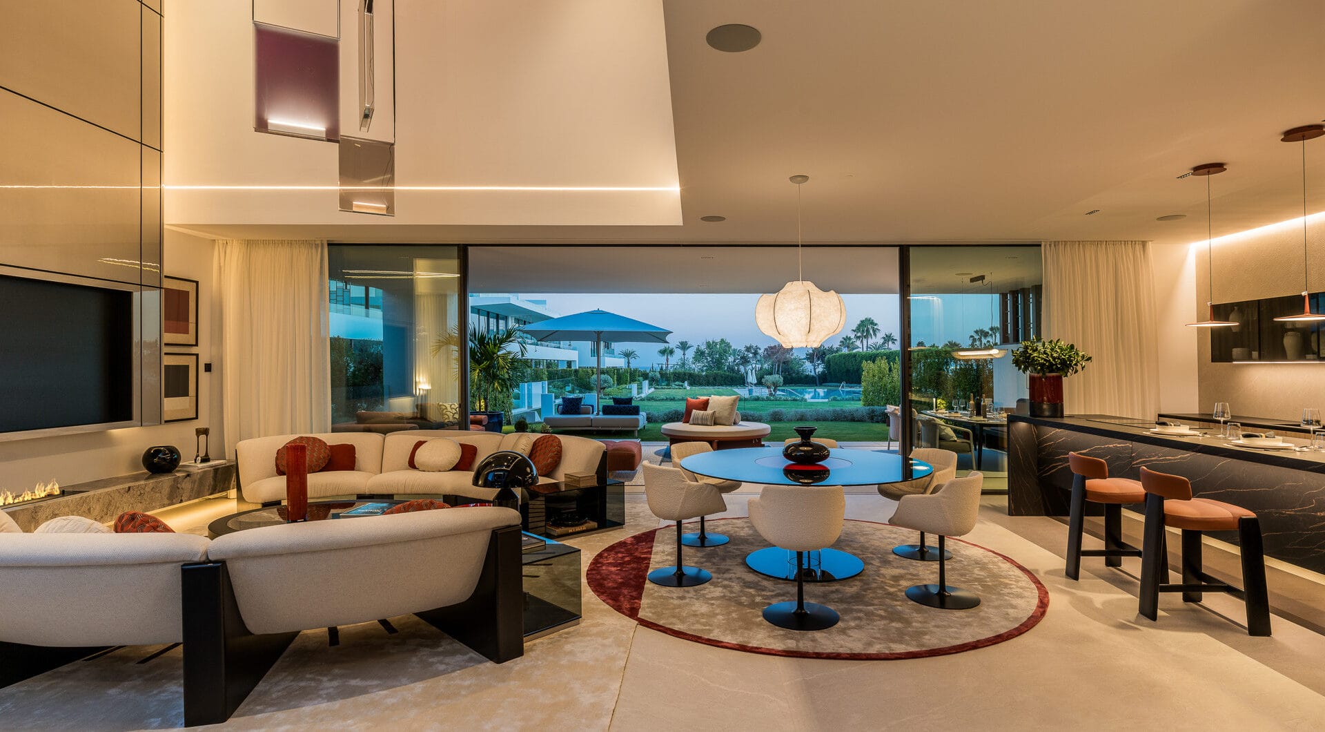 Contemporary 4-Bedroom Villa with Rooftop Cinema &amp; Sea Views