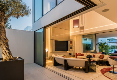 Contemporary 4-Bedroom Villa with Rooftop Cinema &amp; Sea Views