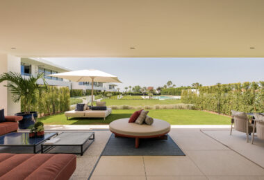 Contemporary 4-Bedroom Villa with Rooftop Cinema &amp; Sea Views