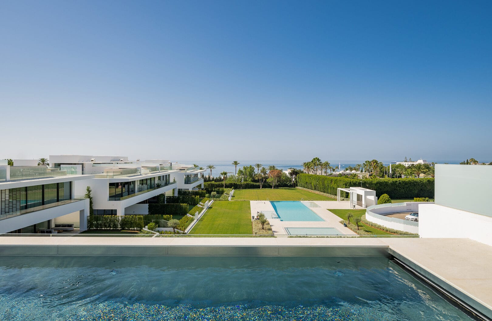 Contemporary 4-Bedroom Villa with Rooftop Cinema &amp; Sea Views