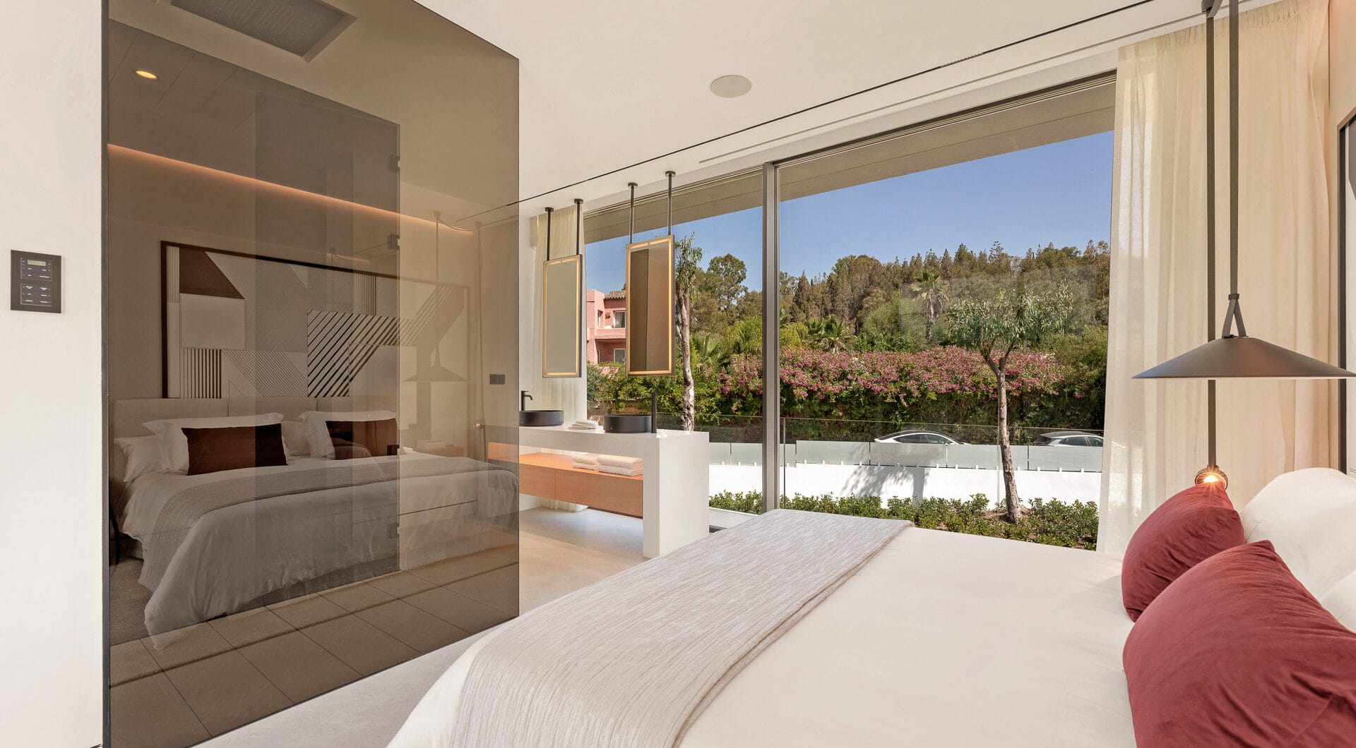 Contemporary 4-Bedroom Villa with Rooftop Cinema &amp; Sea Views
