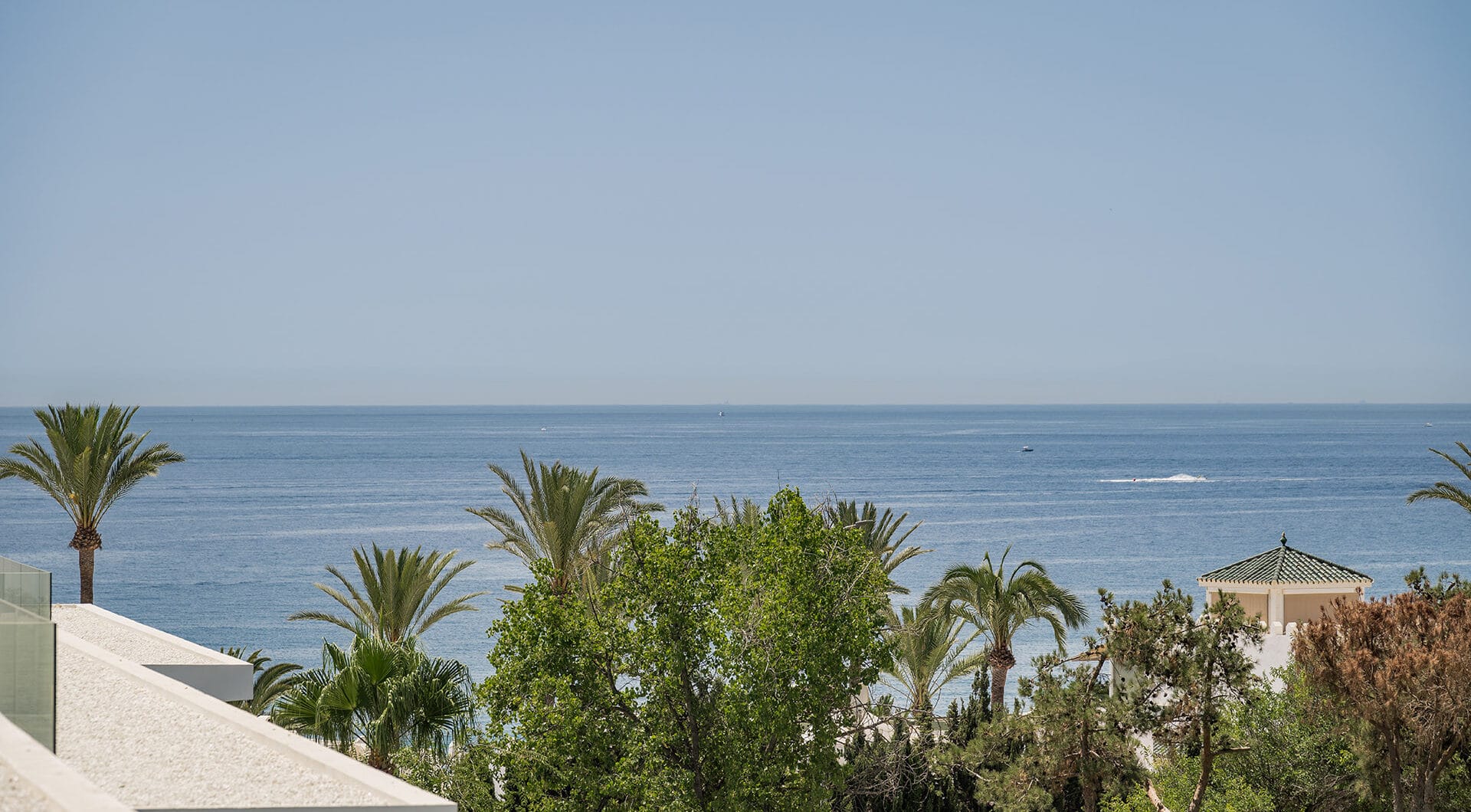 Exclusive 4-Bedroom Designer Villa with Rooftop Pool