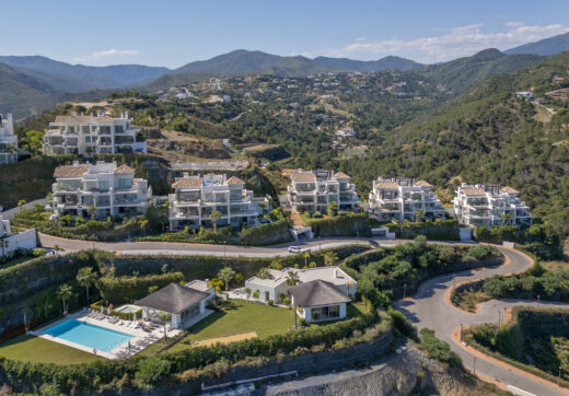 Modern 3-Bedroom Apartment with Sea Views &amp; Privacy
