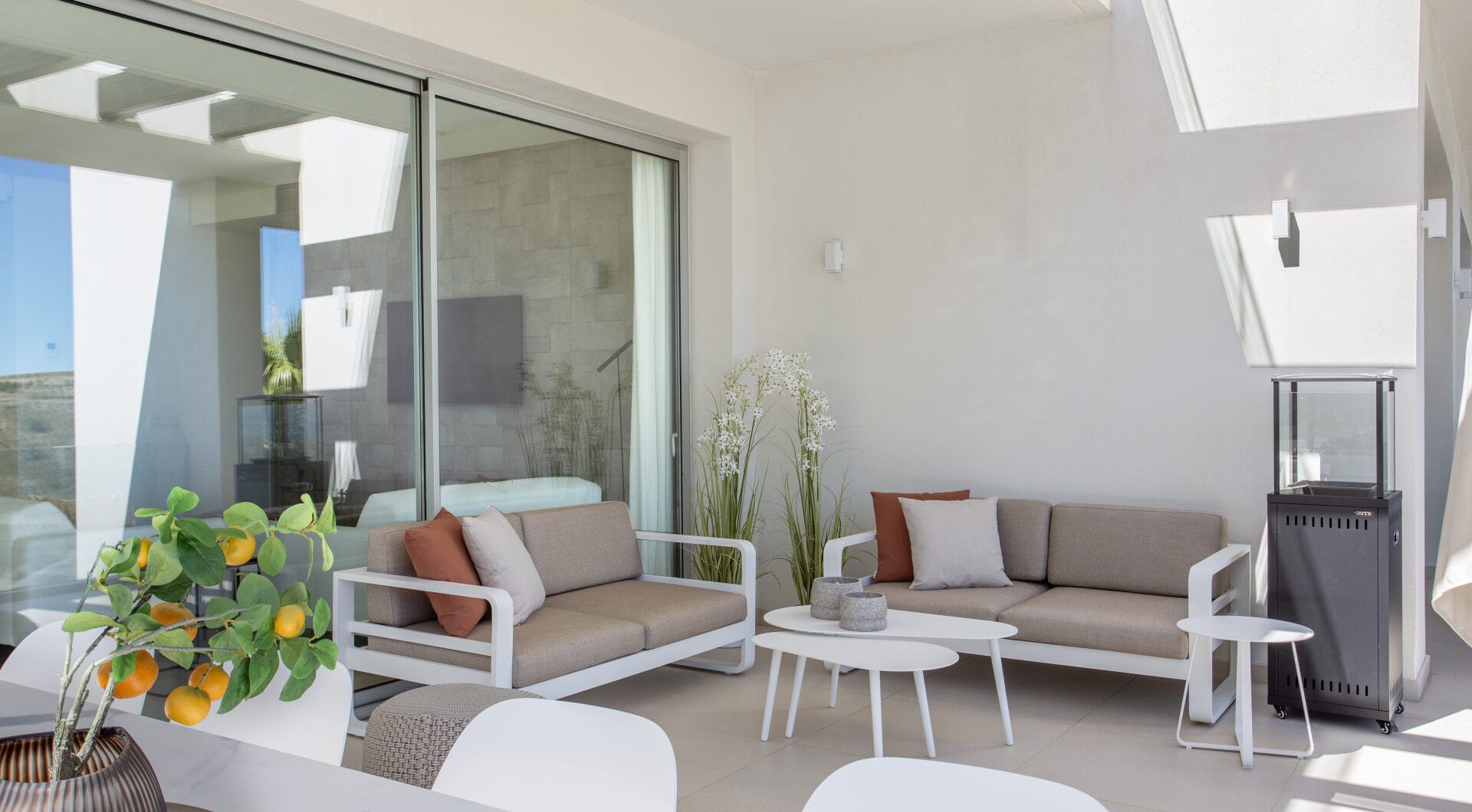 Modern 3-Bedroom Apartment with Sea Views &amp; Privacy
