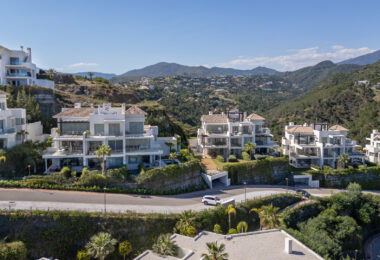 Modern 3-Bedroom Apartment with Sea Views &amp; Privacy