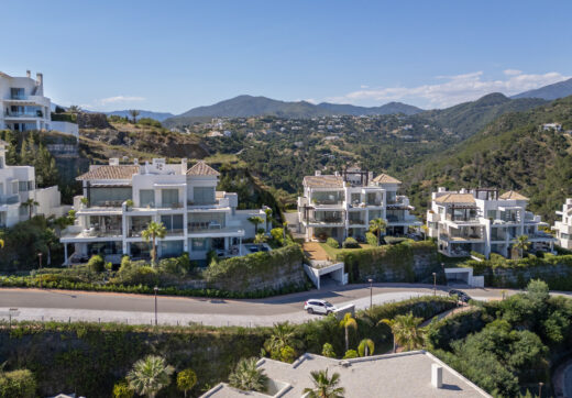 Modern 3-Bedroom Apartment with Sea Views &amp; Privacy