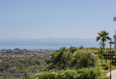 Modern 3-Bedroom Apartment with Sea Views &amp; Privacy