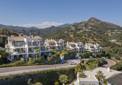 Modern 3-Bedroom Apartment with Sea Views &amp; Privacy