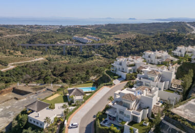 Modern 3-Bedroom Apartment with Sea Views &amp; Privacy